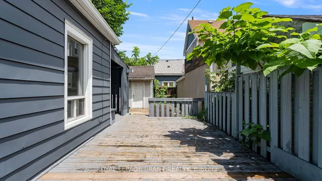 Additional image 17 of 33 Highland Ave