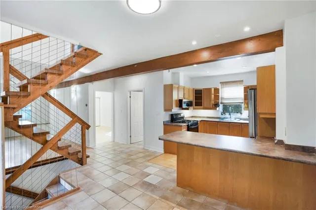 Additional image 10 of 1 Northcliffe Ave