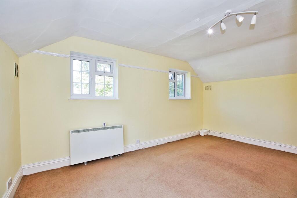 Additional image 20 of Kennel Batch, Wells