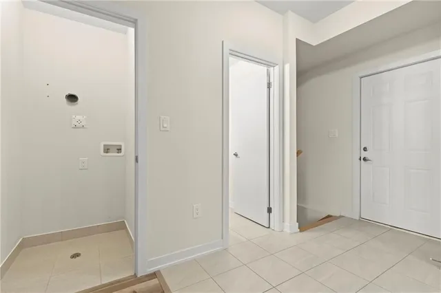 Additional image 19 of 590 NORTH SERVICE Rd Unit 29