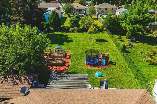 Additional image 23 of 52 HOOVER Cres