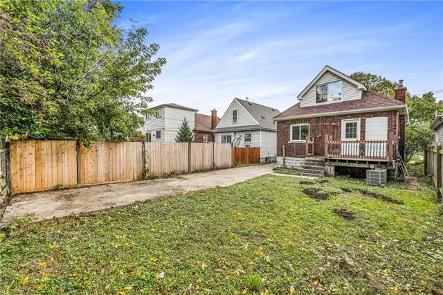 Additional image 37 of 149 WEIR St