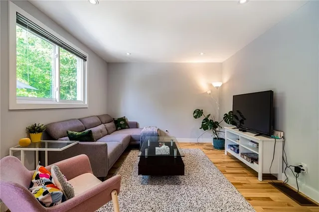 Additional image 18 of 125 BREADALBANE St