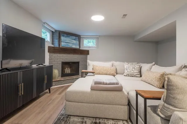 Additional image 26 of 839 MEWBURN Rd