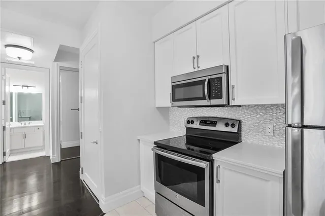 Additional image 24 of 112 King St Unit 1111