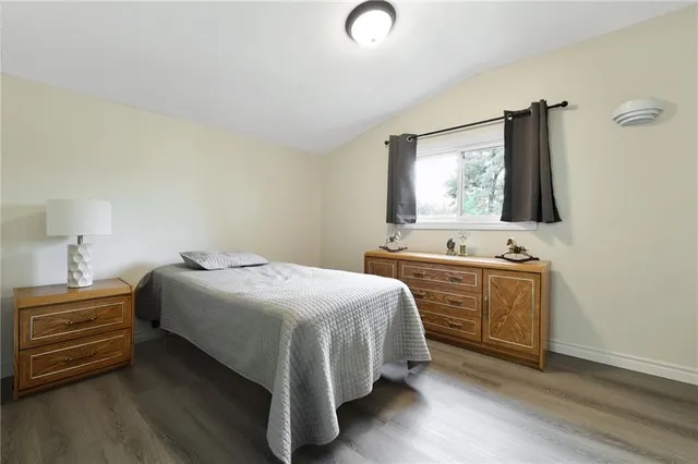 Additional image 25 of 215 STRATHEARNE Ave