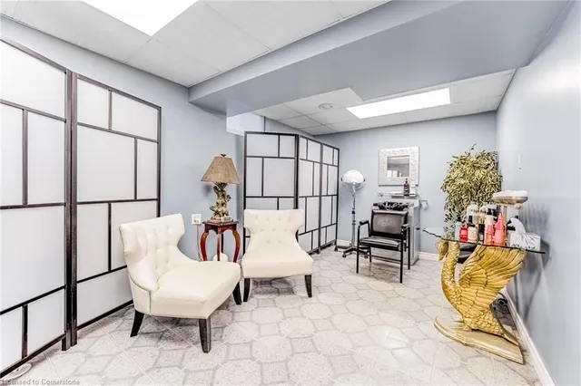 Additional image 29 of 1166 Upper Wentworth St