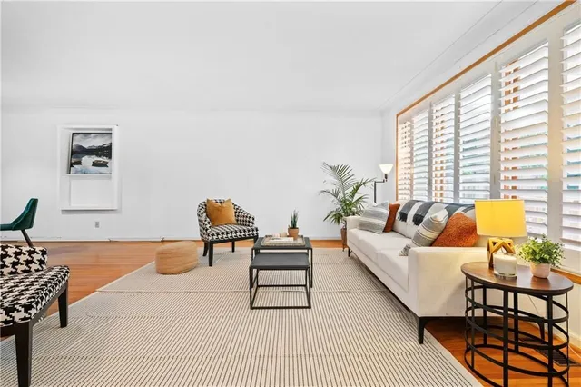 Additional image 8 of 38 OSLER Dr