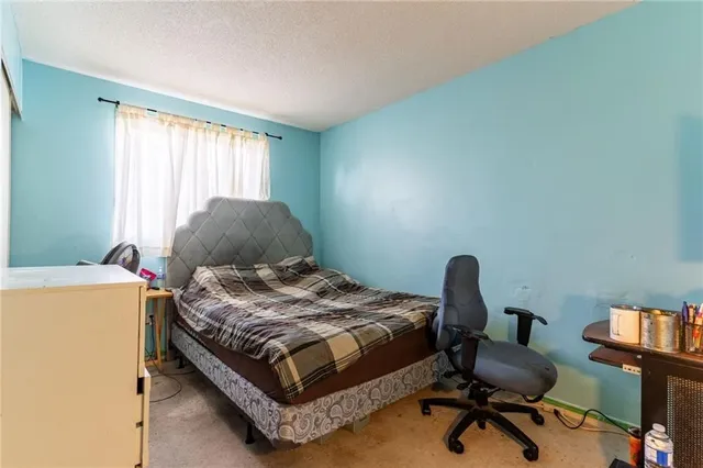 Additional image 22 of 16 NEWELL Crt