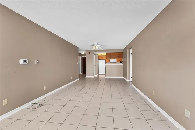 Additional image 6 of 495 #8 HIGHWAY Unit 302