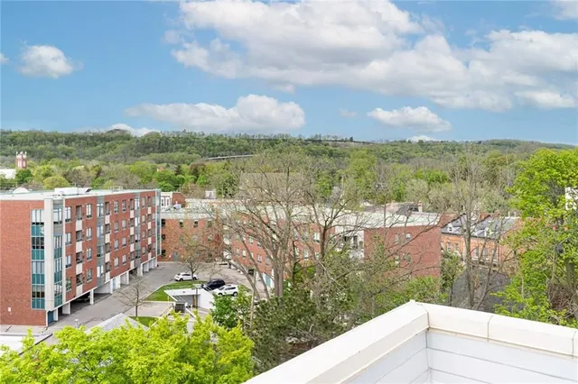 Additional image 43 of 50 MAIN St Unit 301