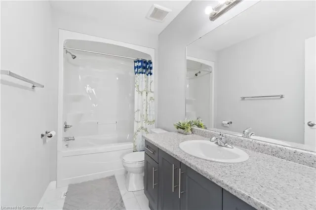Additional image 34 of 126 Laguna Village Cres