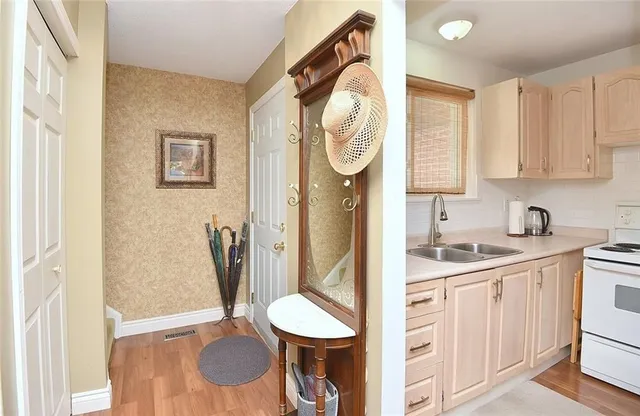 Additional image 18 of 880 LIMERIDGE Rd Unit 63