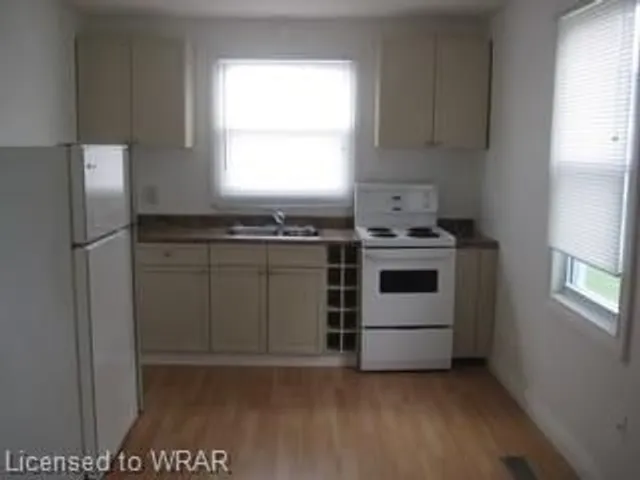 Additional image 19 of 154 156 Freelton Rd