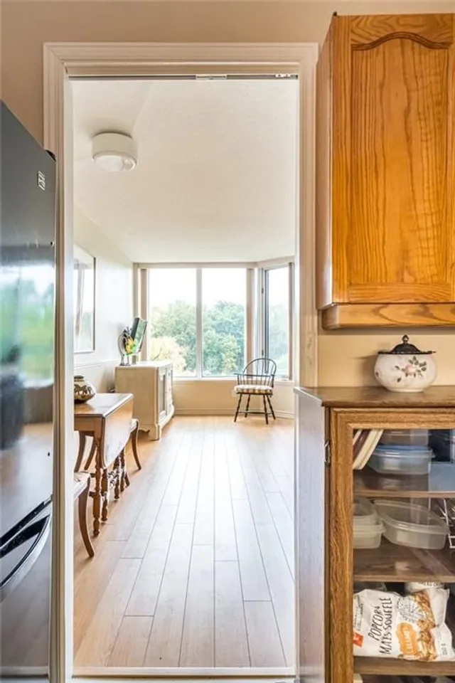 Additional image 13 of 180 LIMERIDGE Rd Unit 301