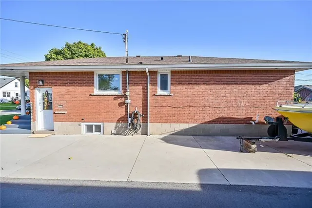 Additional image 38 of 8 LAMPTON Pl