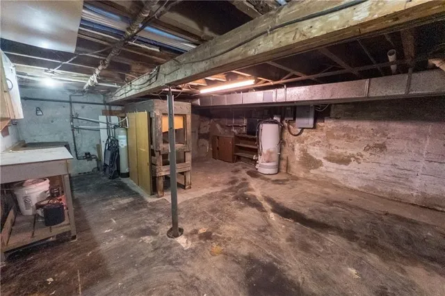 Additional image 21 of 41 MUNROE St