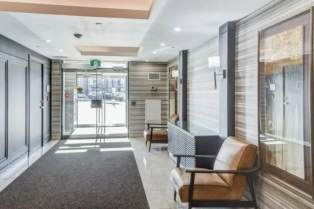 Additional image 3 of 125 SHOREVIEW Pl Unit 627