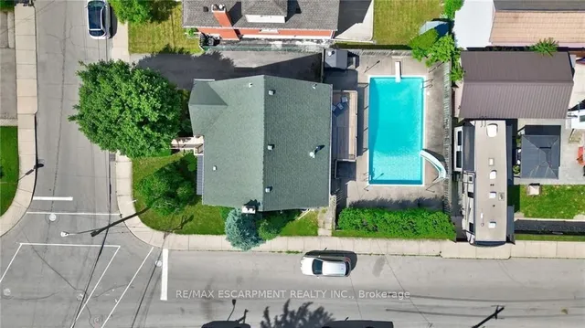 Additional image 39 of 55 EAST 13TH St