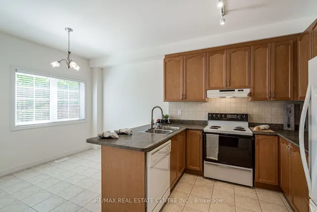 Additional image 21 of 100 Beddoe Dr Unit 7