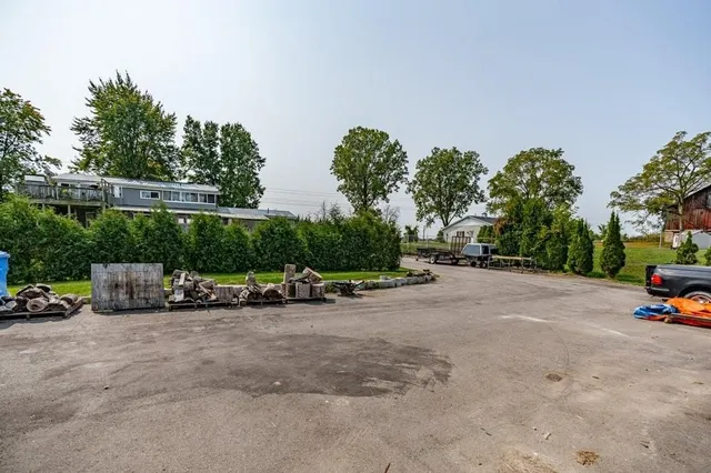 Additional image 41 of 1258 6 Hwy