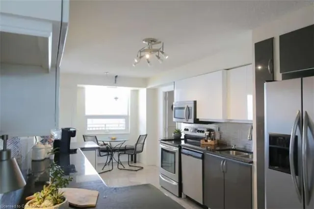 Additional image 9 of 500 Green Rd Unit 605