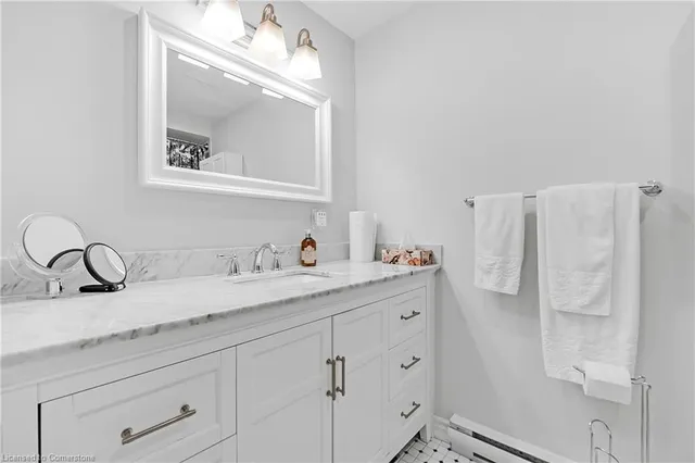 Additional image 24 of 23 Macaulay St Unit 3