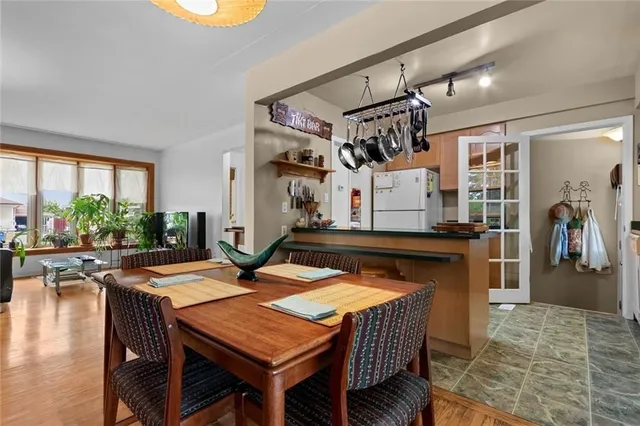 Additional image 14 of 54 BEACON Ave