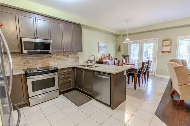 Additional image 15 of 20 Springstead Ave