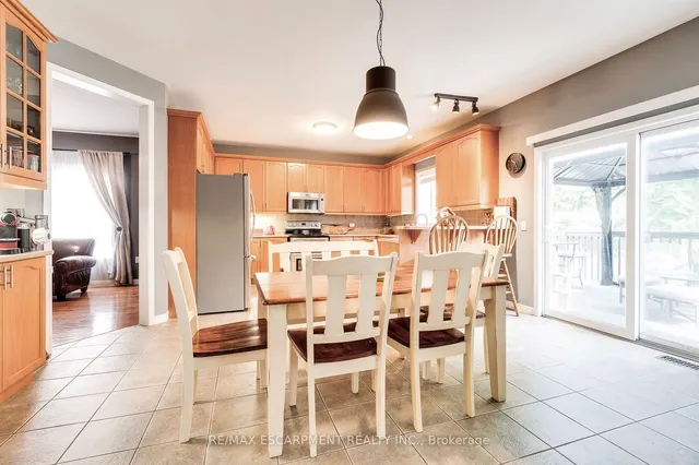 Additional image 16 of 72 Sidney Cres