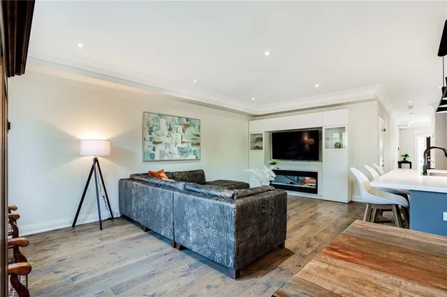 Additional image 18 of 201 HATT St