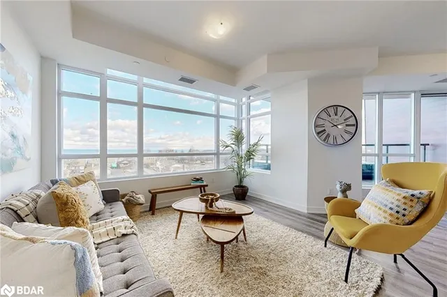 600 North Service Road Unit 418