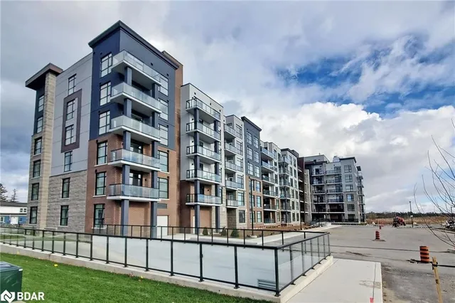 Additional image 26 of 600 North Service Road Unit 418