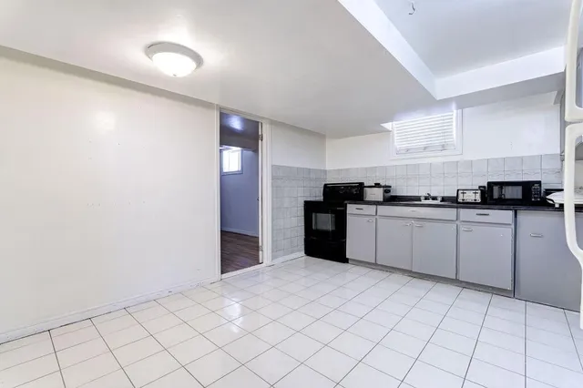 Additional image 39 of 591 TEMPLEMEAD Dr