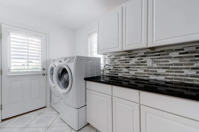 Additional image 31 of 35 LIDO Dr