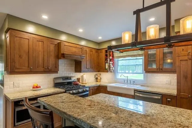 Additional image 24 of 3052 Guyatt Rd