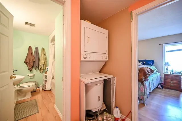 Additional image 43 of 129 LYNDEN Rd