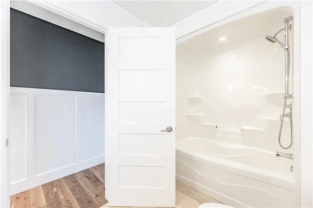 Additional image 16 of 106 OVERDALE Ave