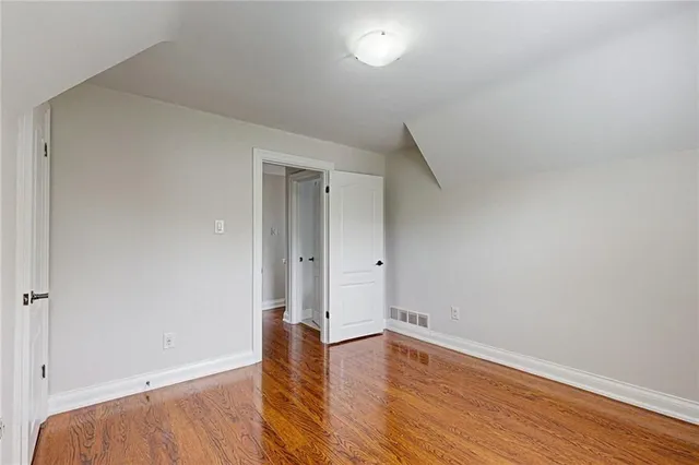 Additional image 27 of 192 WENTWORTH St