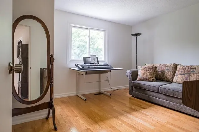 Additional image 6 of 4 KNOLLWOOD Crt