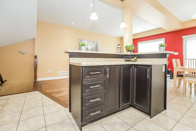 Additional image 6 of 51 Redcedar Cres