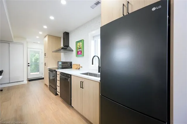 Additional image 32 of 198 Dundurn St