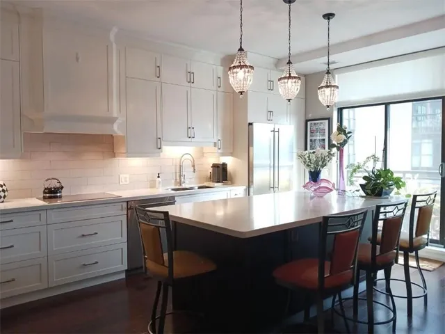 Additional image 12 of 112 KING St Unit 1109