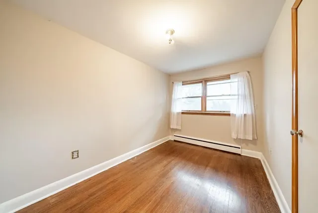 Additional image 20 of 63 DEERHURST Rd