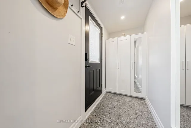 Additional image 35 of 6 Iris Crt