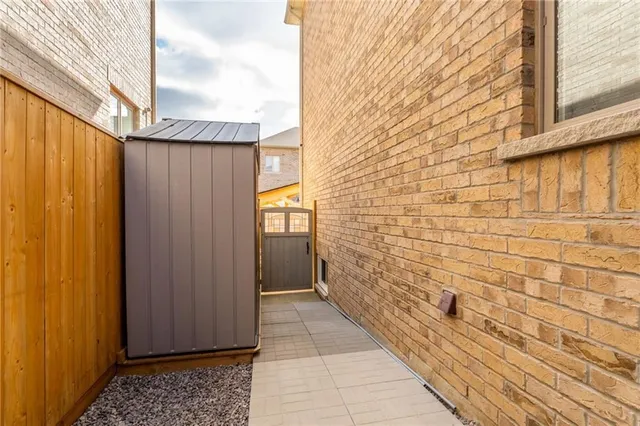 Additional image 45 of 39 AVANTI Cres