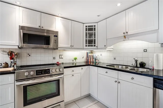 Additional image 25 of 150 WILSON St Unit PH2