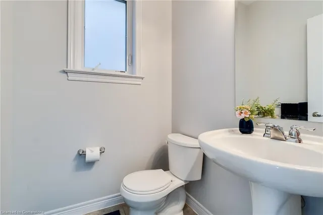 Additional image 27 of 144 Hazelton Ave