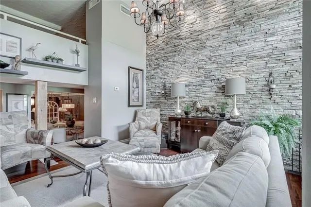 Additional image 17 of 50 MAIN St Unit 301