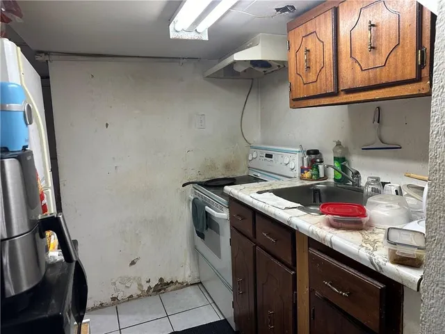 Additional image 20 of 57 EMERSON St